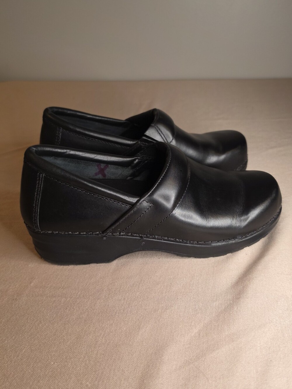 L.L.Bean Black Slip-On Comfort Clogs for Women US 8M Minor Wear